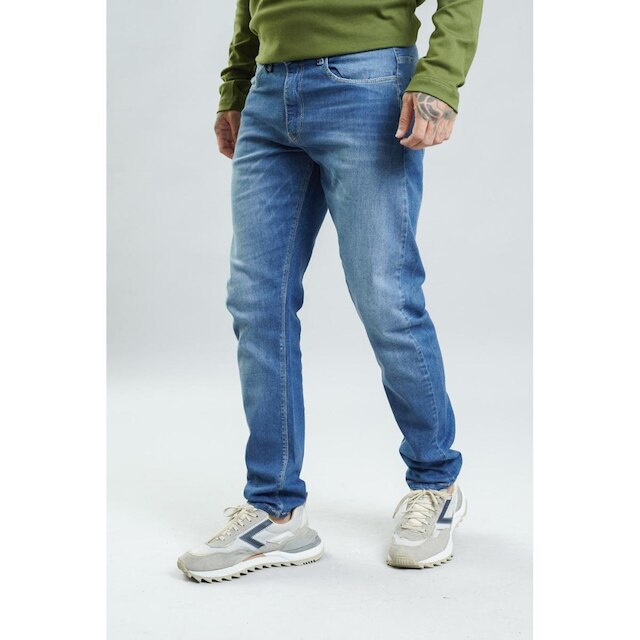 Calça Jeans Masculina Arqueada Slim em Lavagem Média Dialogo Jeans