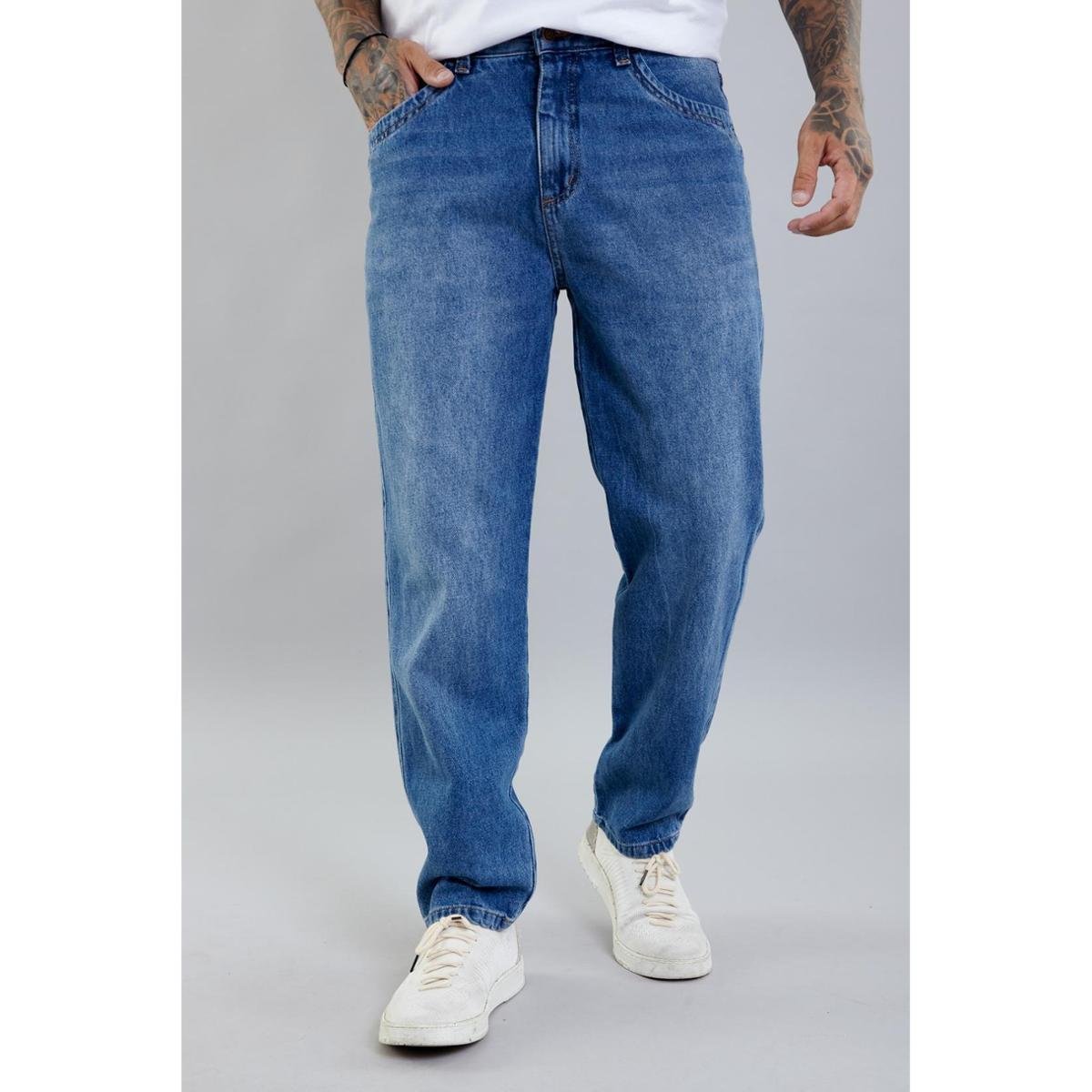 Calça Jeans Masculina Perna Reta com Lavagem Média Menor preço em Calça Jeans Masculina Perna Reta com Lavagem Média