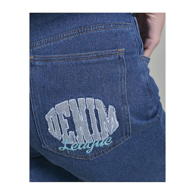 Calça Jeans Moletinho Dialogo Mom Com Bordado e B
