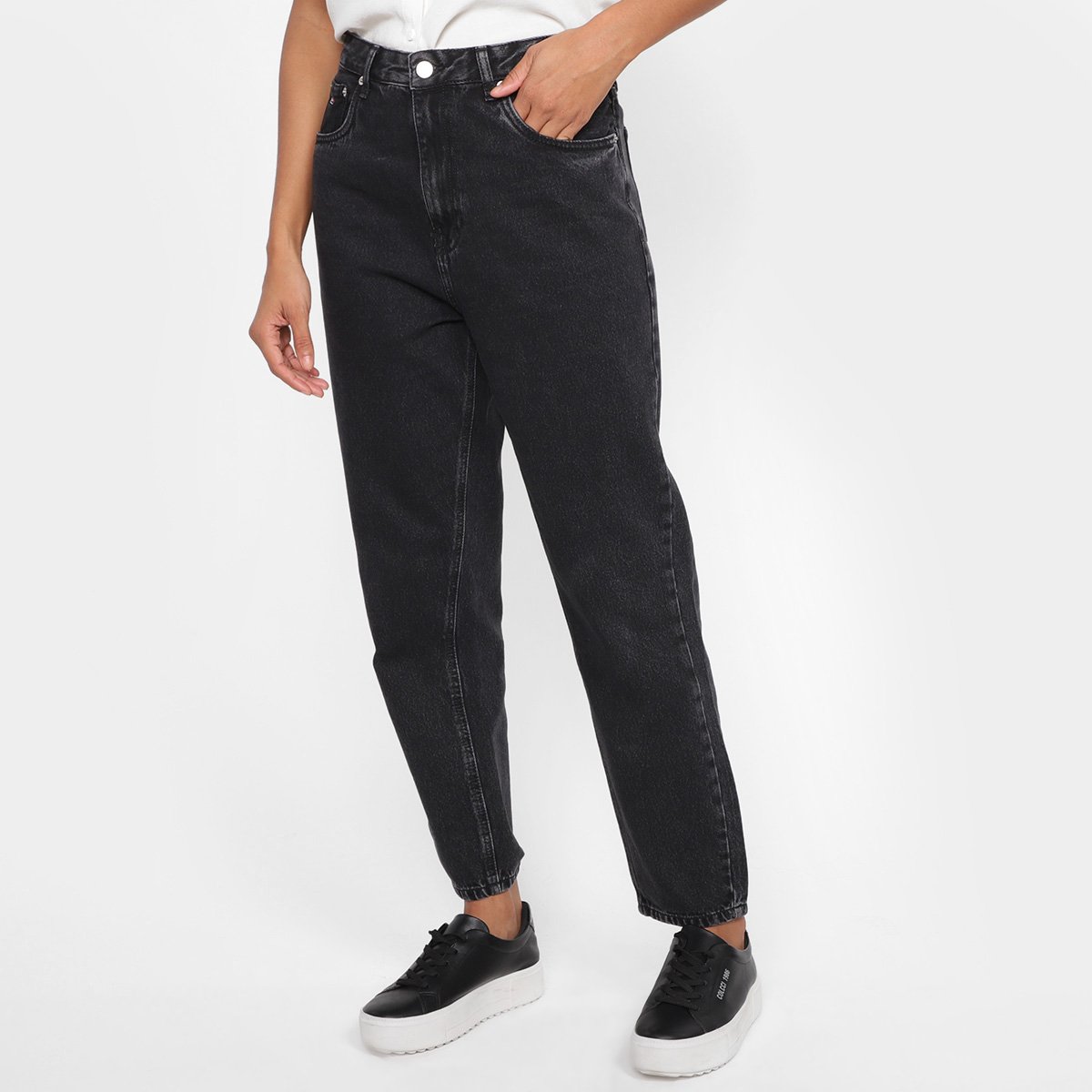 Calça Jeans Mom Tommy Jeans Lisa Feminina - Preto Menor preço em Calça Jeans Mom Tommy Jeans Lisa Feminina - Preto