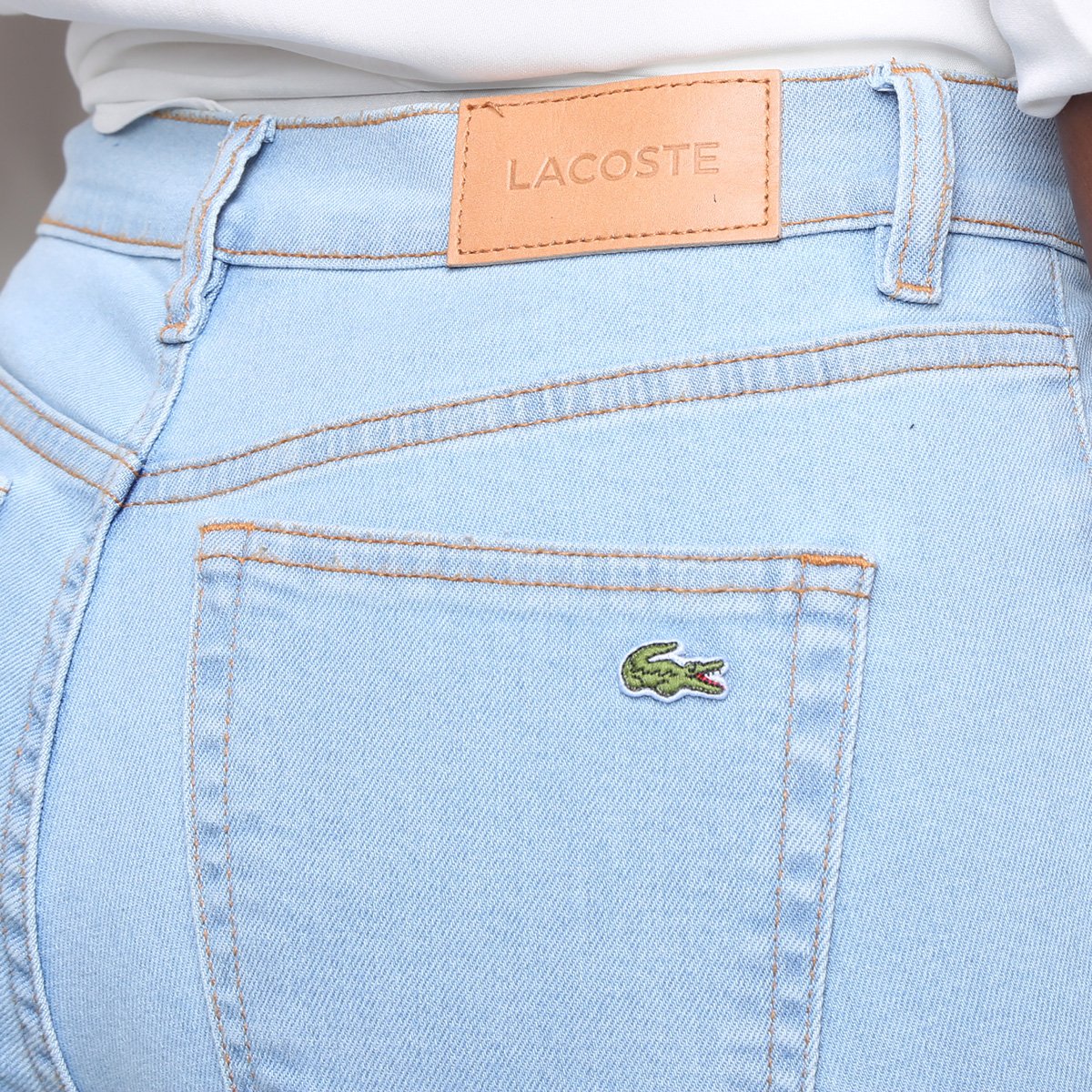 calça jeans da lacoste feminina