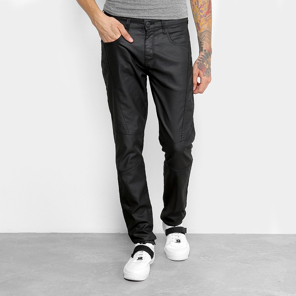 Calça Jeans Skinny Triton Resinada Masculino - Preto Menor preço em Calça Jeans Skinny Triton Resinada Masculino - Preto