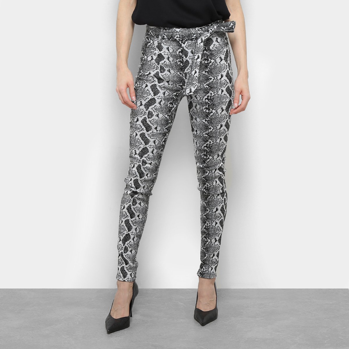 Calça Jezzian Jeans Skinny Cobra Feminina - Preto Menor preço em Calça Jezzian Jeans Skinny Cobra Feminina - Preto