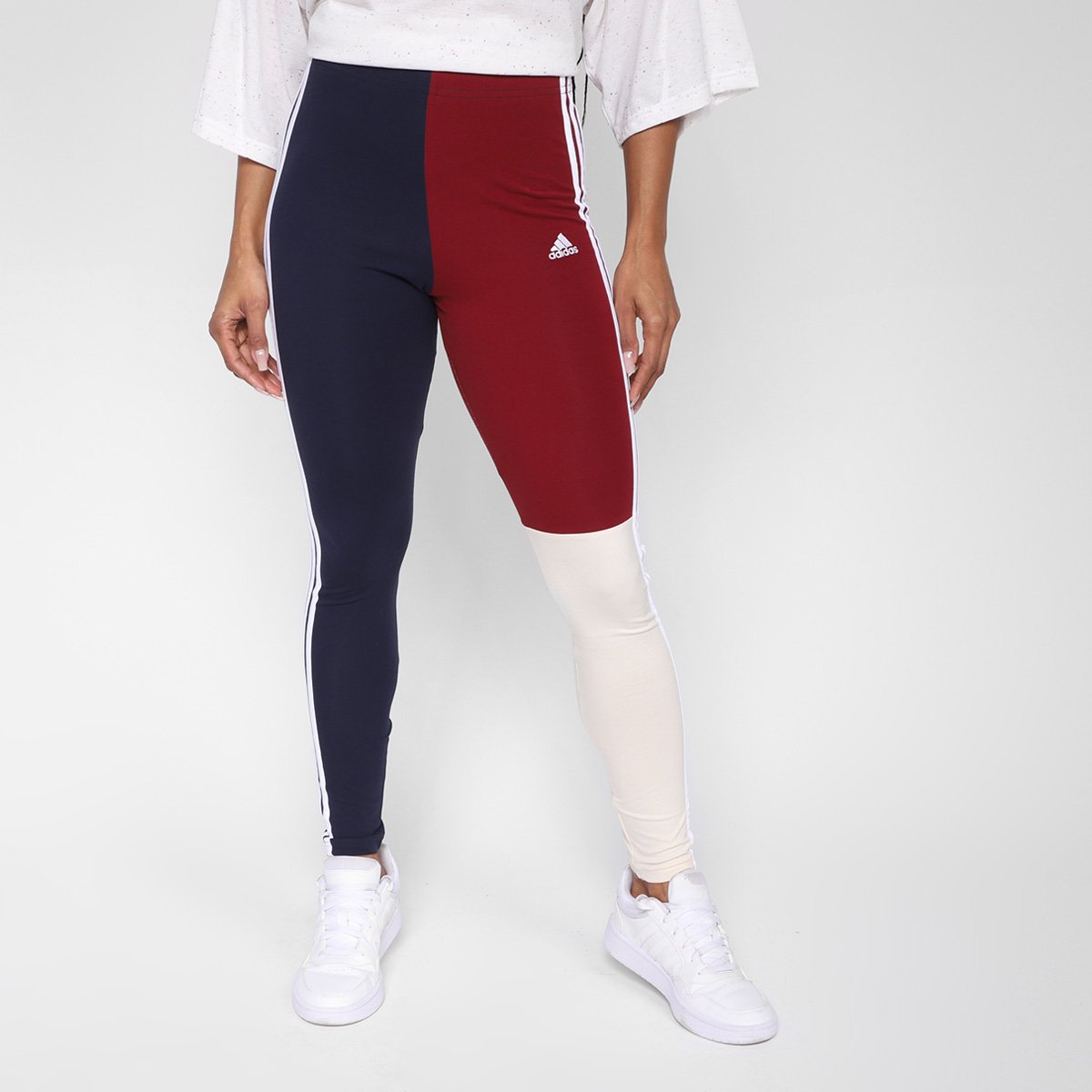 Calça Legging Adidas Colorblock Feminina - Chumbo+Vermelho Menor preço em Calça Legging Adidas Colorblock Feminina - Chumbo+Vermelho