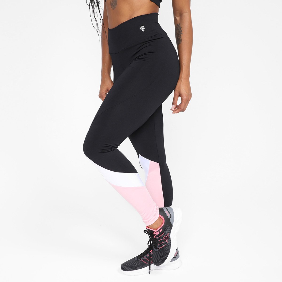 Calça Legging Gonew Treino Contraste Barra - Preto Menor preço em Calça Legging Gonew Treino Contraste Barra - Preto