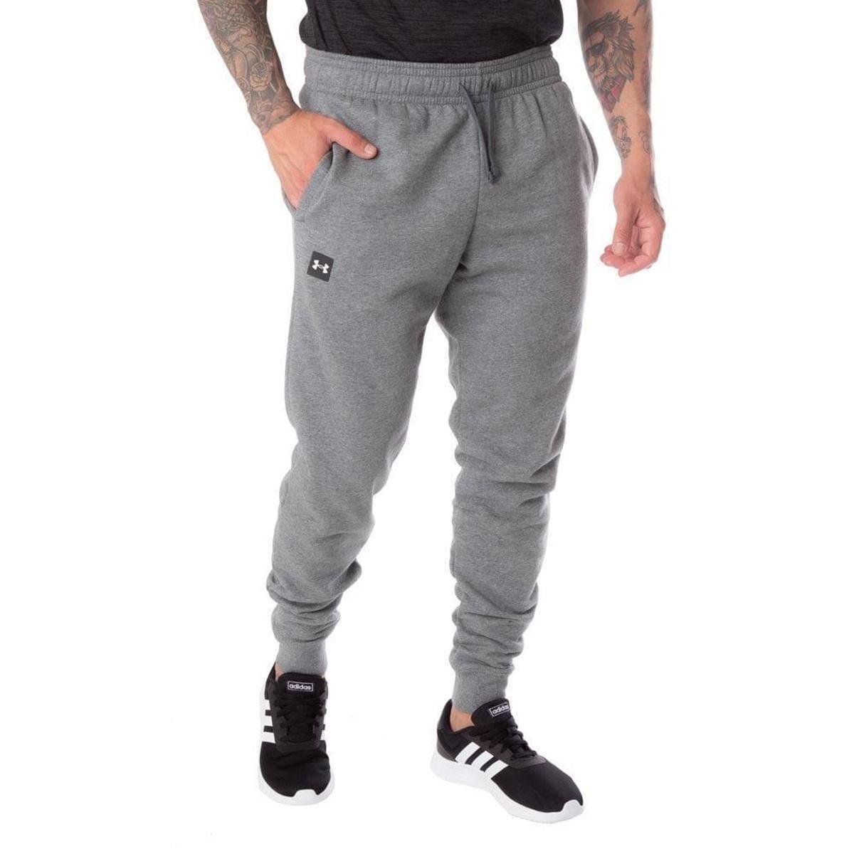 Calça Masculina de Moletom Under Armour Rival Fleece Preto - Cinza Menor preço em Calça Masculina de Moletom Under Armour Rival Fleece Preto - Cinza