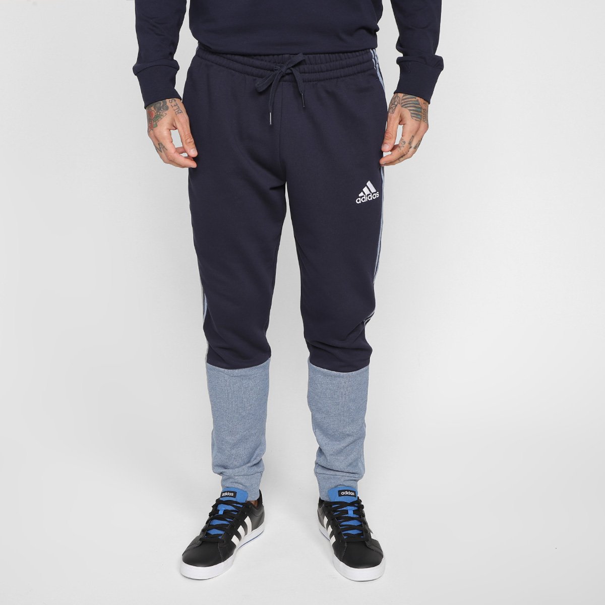 Calça Moletinho Adidas Melange Masculina - Marinho+Azul Menor preço em Calça Moletinho Adidas Melange Masculina - Marinho+Azul