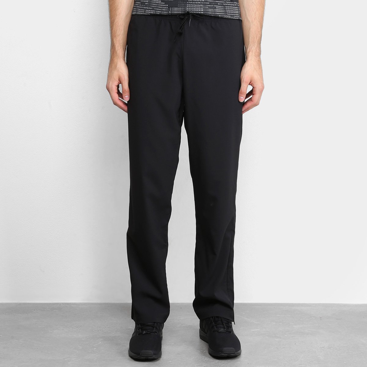 Calça Moletom Adidas Essentials Masculina - Preto Menor preço em Calça Moletom Adidas Essentials Masculina - Preto