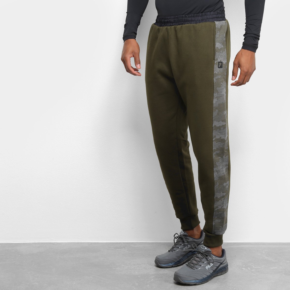 Calça Moletom Fila Sports Camo Masculina - Verde Menor preço em Calça Moletom Fila Sports Camo Masculina - Verde