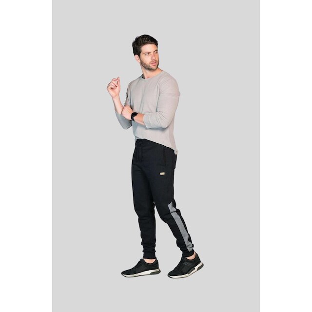 Calça Moletom Preto com Bolsos e Faixa Lateral 2309