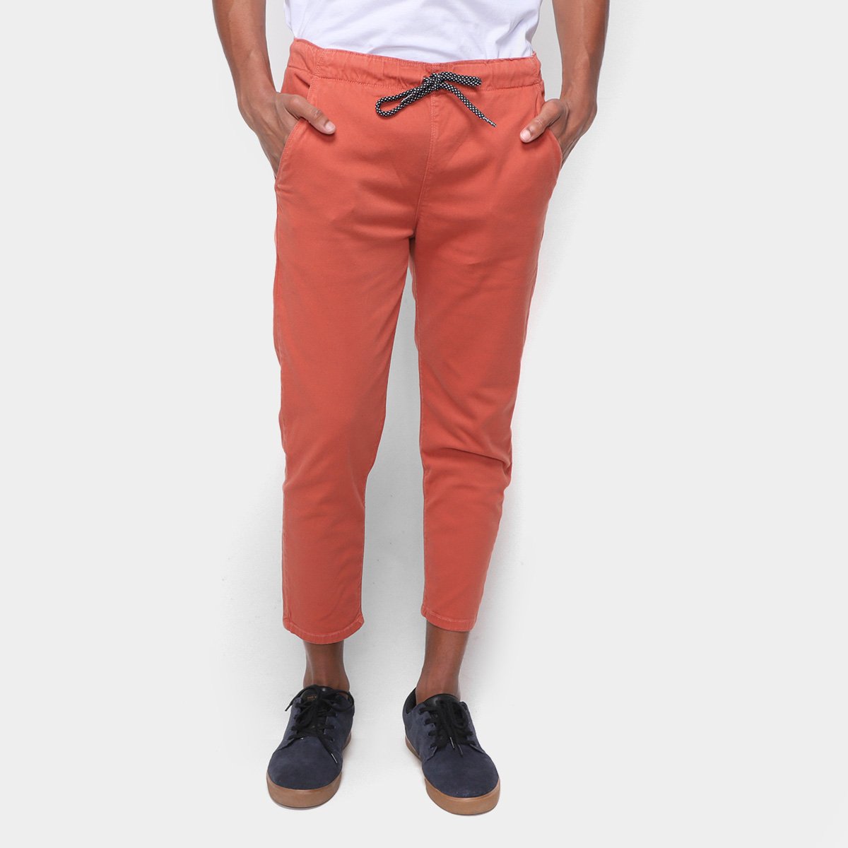 Calça Oakley Legacy Jogger Masculina - Vermelho Menor preço em Calça Oakley Legacy Jogger Masculina - Vermelho