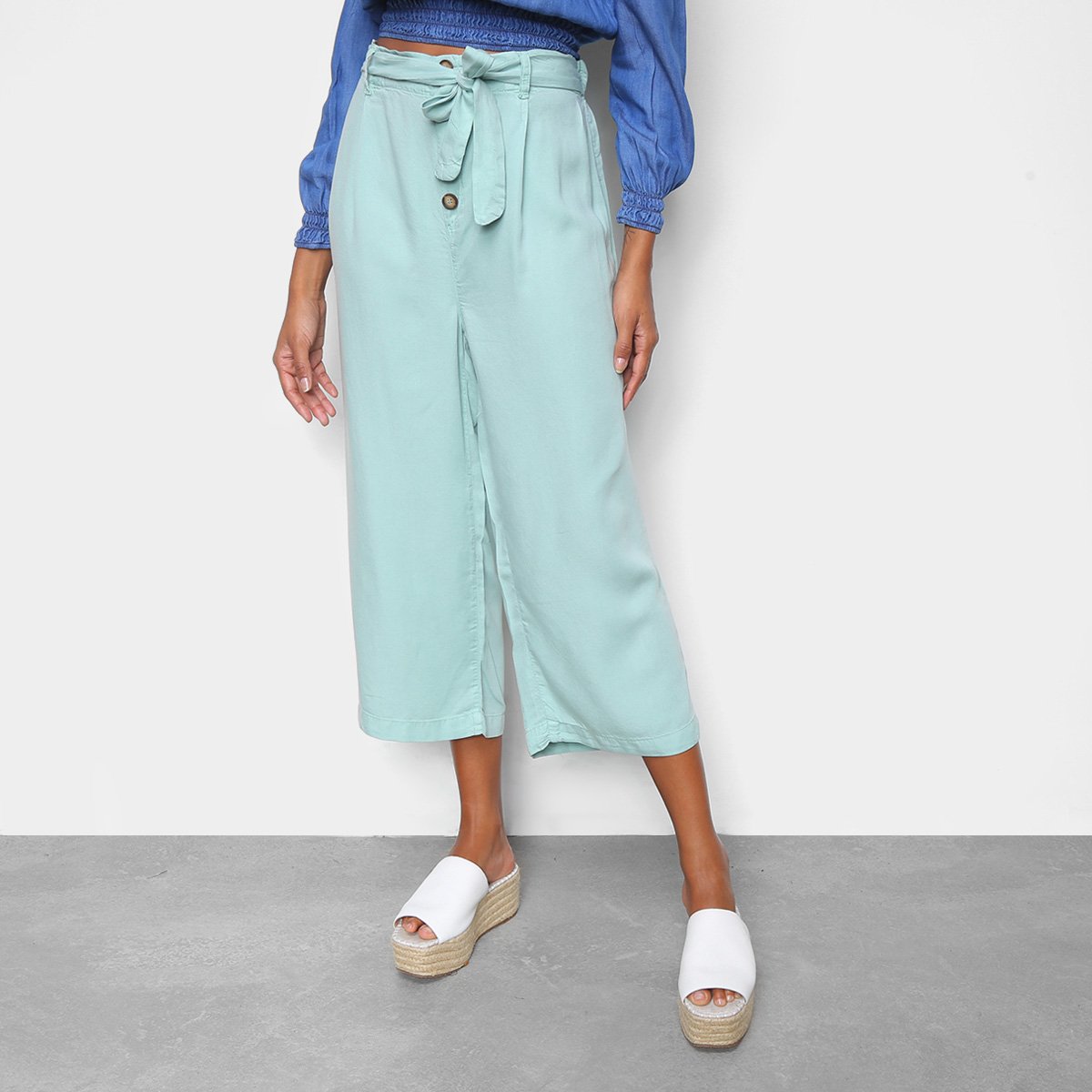 Calça Pantacourt Cambos Botões Com Amarração Feminina - Verde Menor preço em Calça Pantacourt Cambos Botões Com Amarração Feminina - Verde