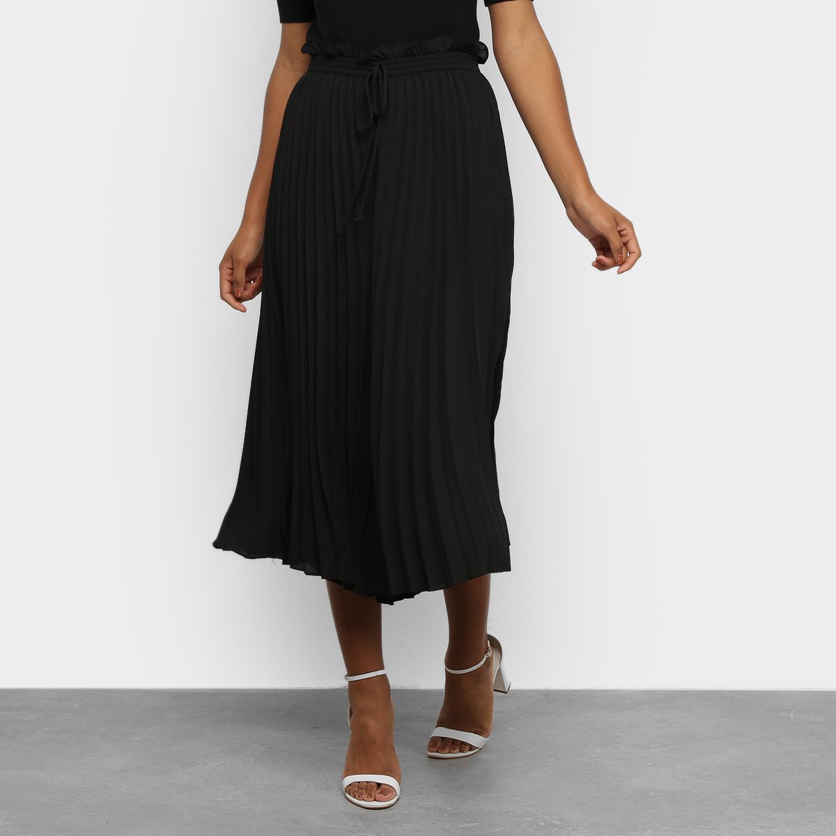 Calça Pantacourt Il Shin Feminino Plissada - Preto Menor preço em Calça Pantacourt Il Shin Feminino Plissada - Preto