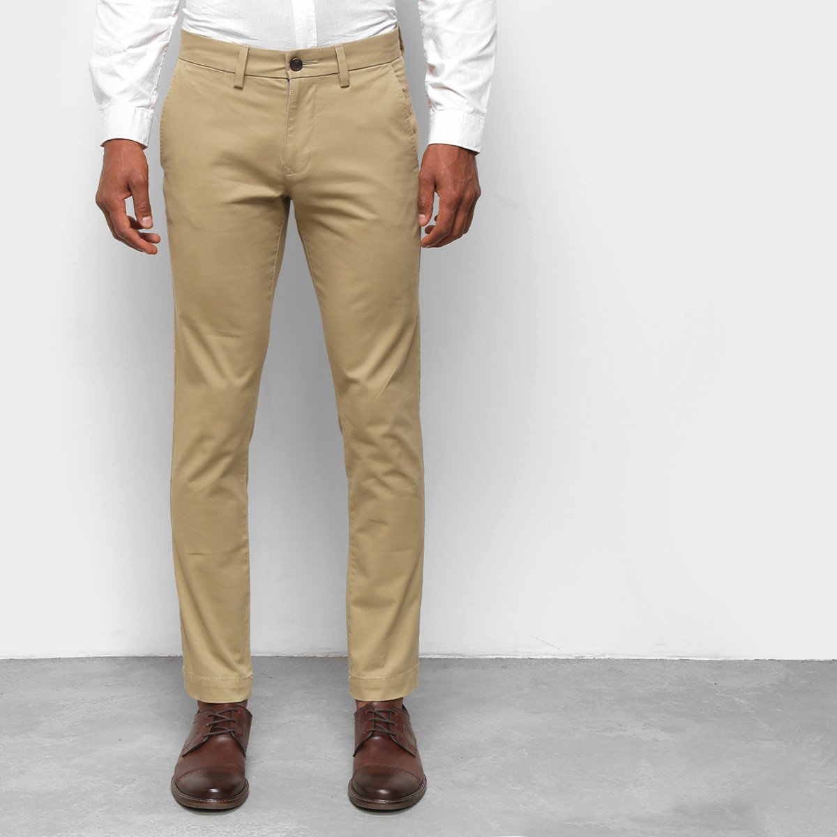 Calça Sarja GAP Slim Fit Masculina - Bege Menor preço em Calça Sarja GAP Slim Fit Masculina - Bege