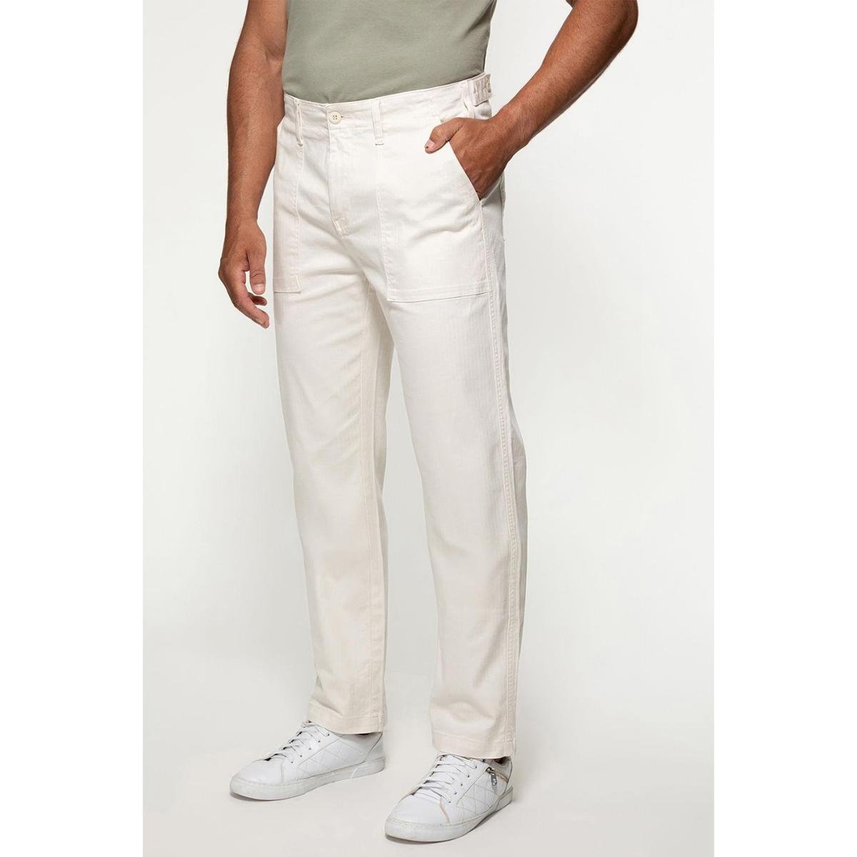 Calça Sarja Reta Espinha de Peixe Bege Menor preço em Calça Sarja Reta Espinha de Peixe Bege