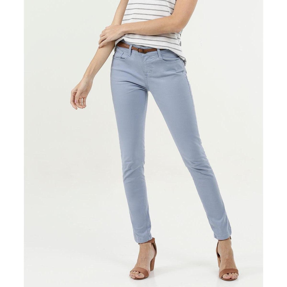 calça de tecido sarja feminina