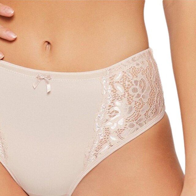 Calcinha Cavada Triumph 24777 com Renda