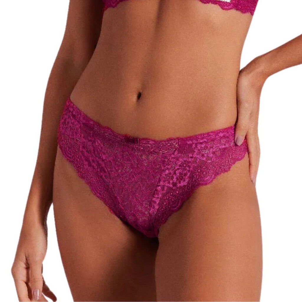 Calcinha Tanga em Renda Santa Passion