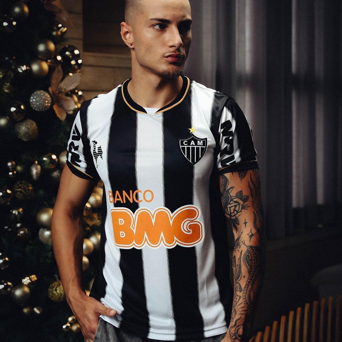 Camisa Atlético Mineiro Retrô 2013 Ronaldinho Gaúcho Masculina Menor preço em Camisa Atlético Mineiro Retrô 2013 Ronaldinho Gaúcho Masculina