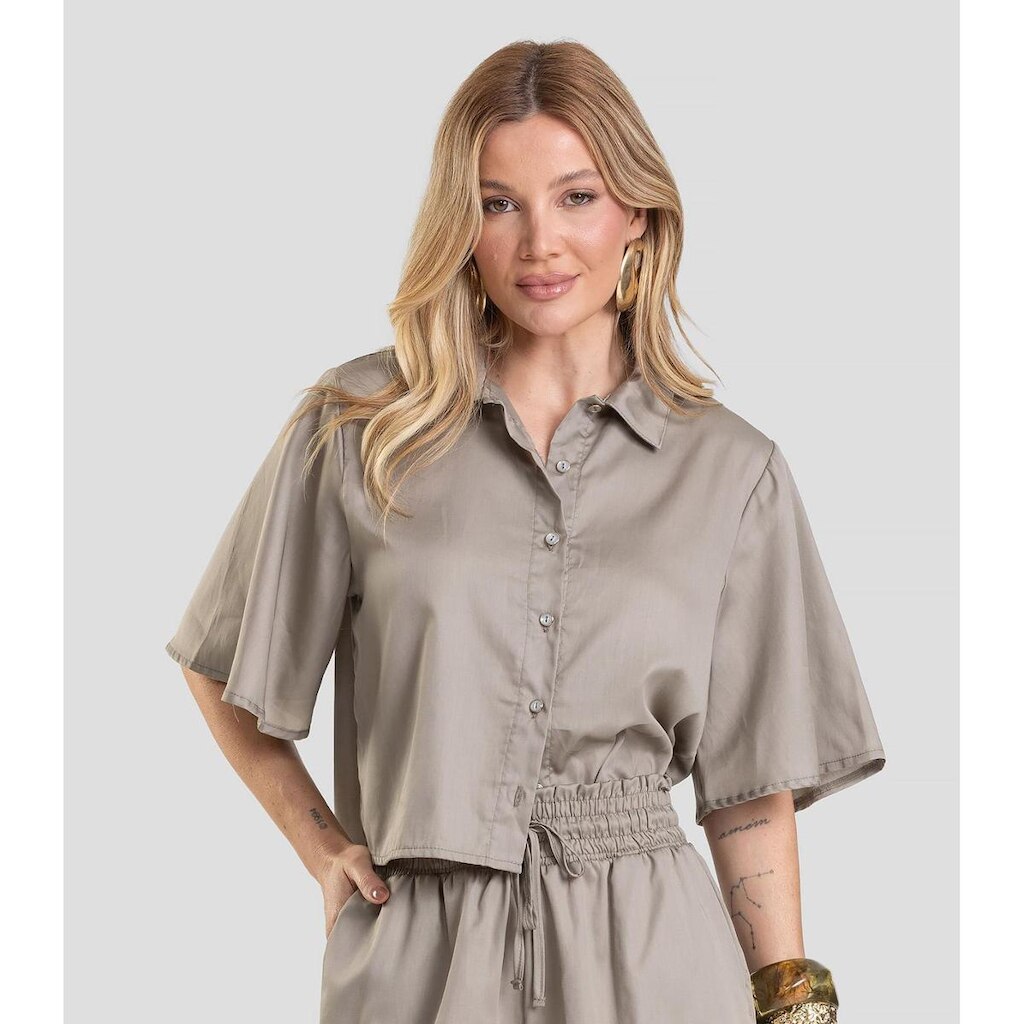 Camisa Feminina em Tecido Plano Dianna Cinza