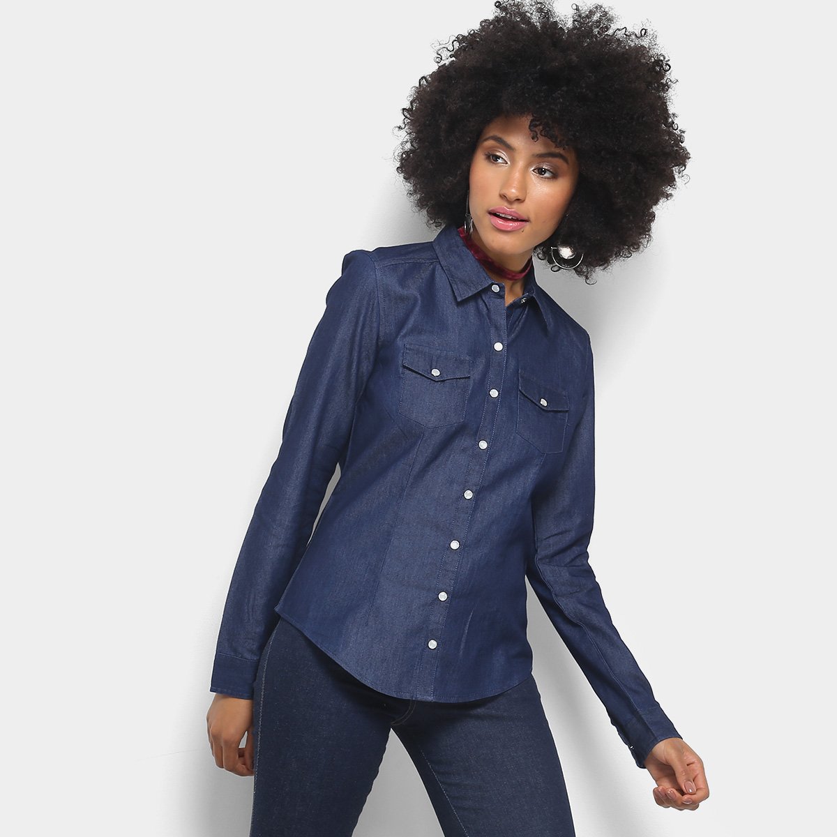 camisa de botão jeans feminina