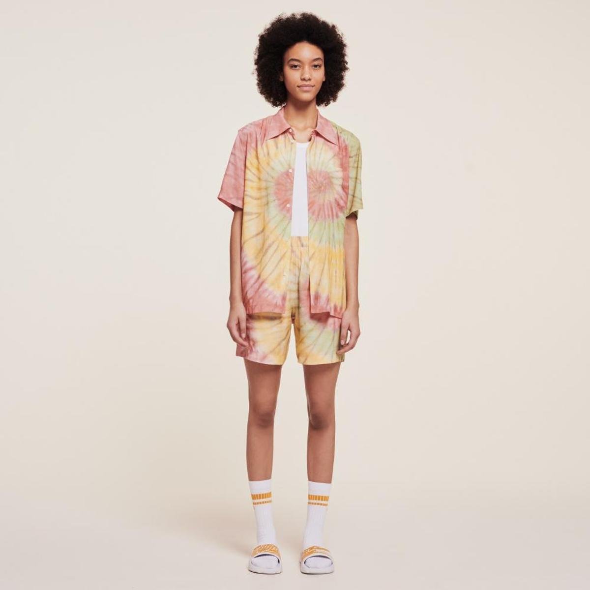 Camisa masculina Lacoste x Ricky Regal com estampa tie-dye e