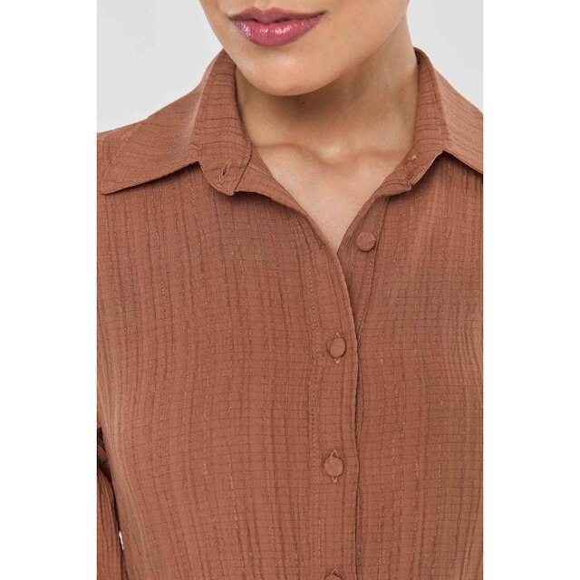 Camisa PKS Manga Longa Crepe Frisê Marrom