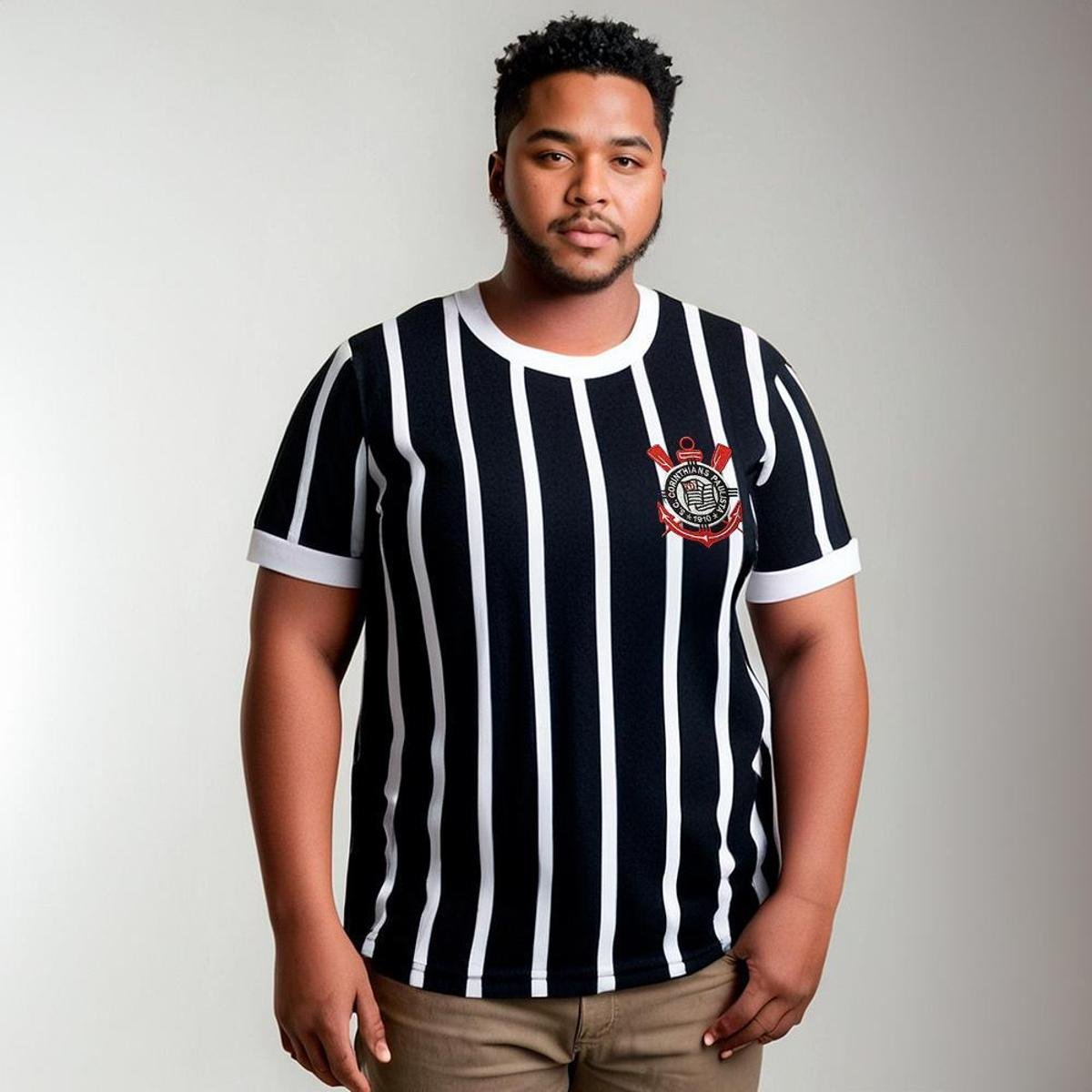 Camisa Plus Size Retrô Corinthians Democracia Réplica 1982 Masculina Menor preço em Camisa Plus Size Retrô Corinthians Democracia Réplica 1982 Masculina