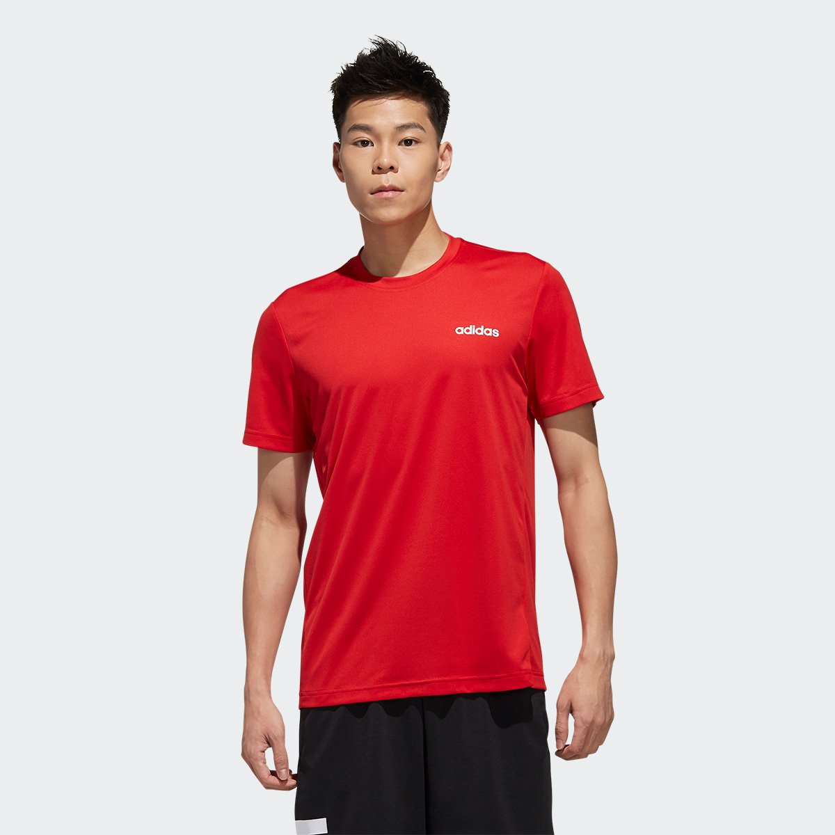 Camiseta Adidas D2M Ar Plain Masculina - Vermelho+Branco Menor preço em Camiseta Adidas D2M Ar Plain Masculina - Vermelho+Branco