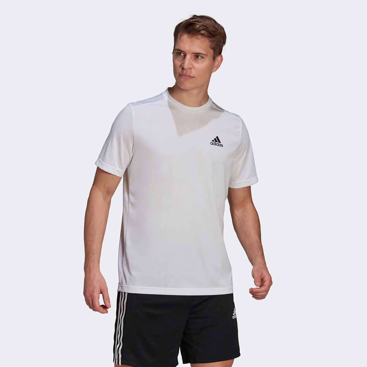 Camiseta Adidas D2M Plain Masculina - Branco+Preto é ruim? Camiseta Adidas D2M Plain Masculina - Branco+Preto é boa?