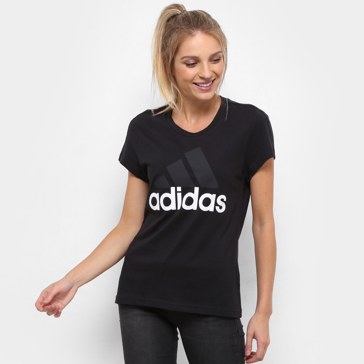 camiseta essentials linear