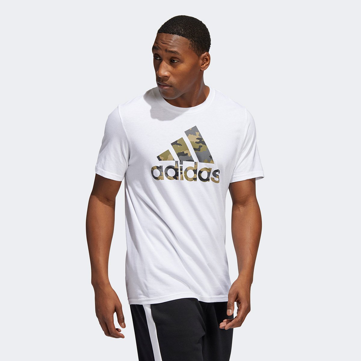 Camiseta Adidas Logo Camuflada Masculina - Branco Menor preço em Camiseta Adidas Logo Camuflada Masculina - Branco