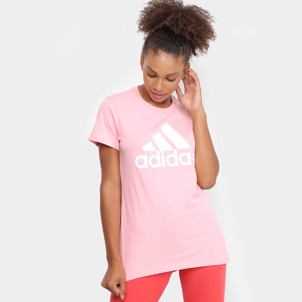 Camiseta Adidas Must Haves Badge Of Sport Feminina - Rosa Menor preço em Camiseta Adidas Must Haves Badge Of Sport Feminina - Rosa