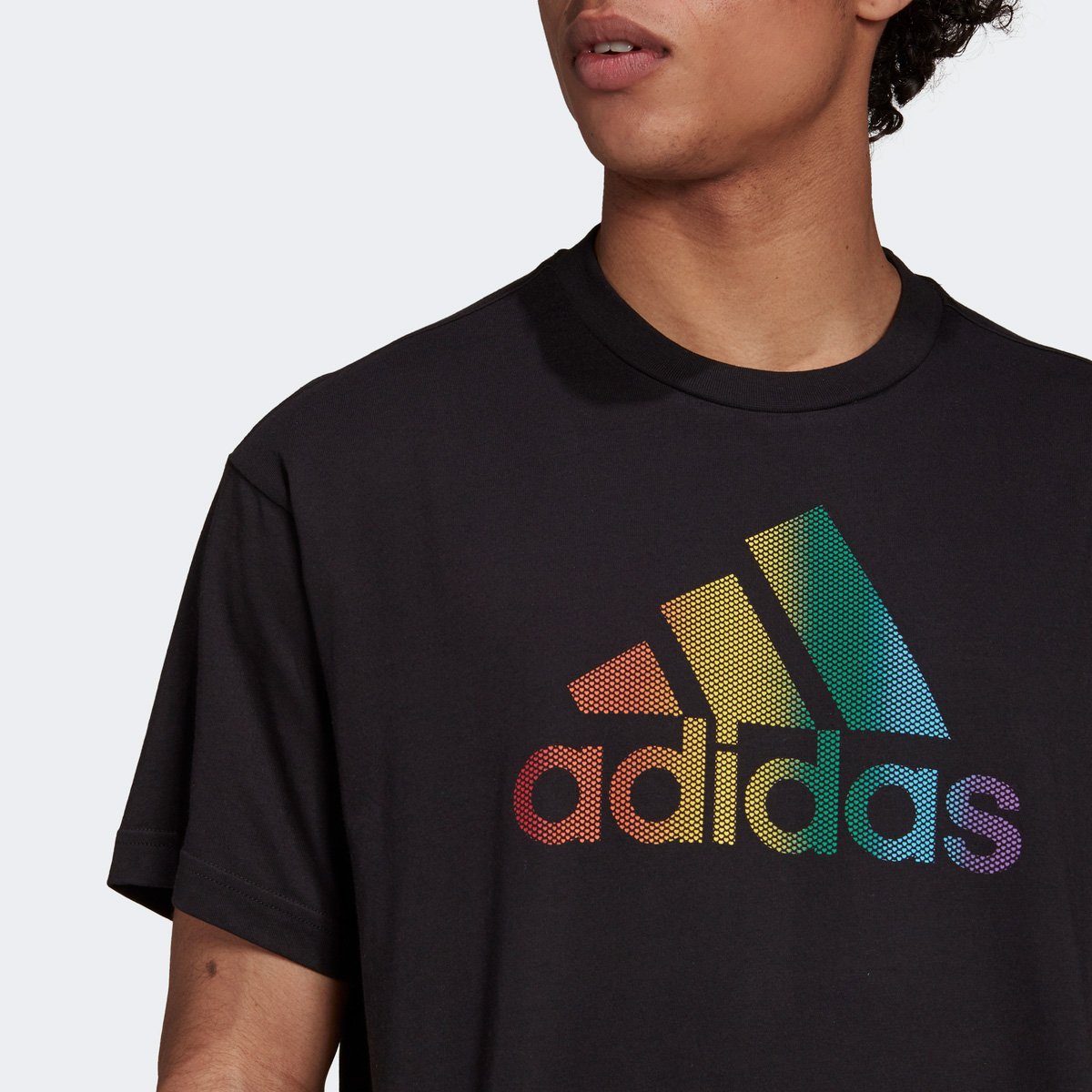 camiseta adidas pride