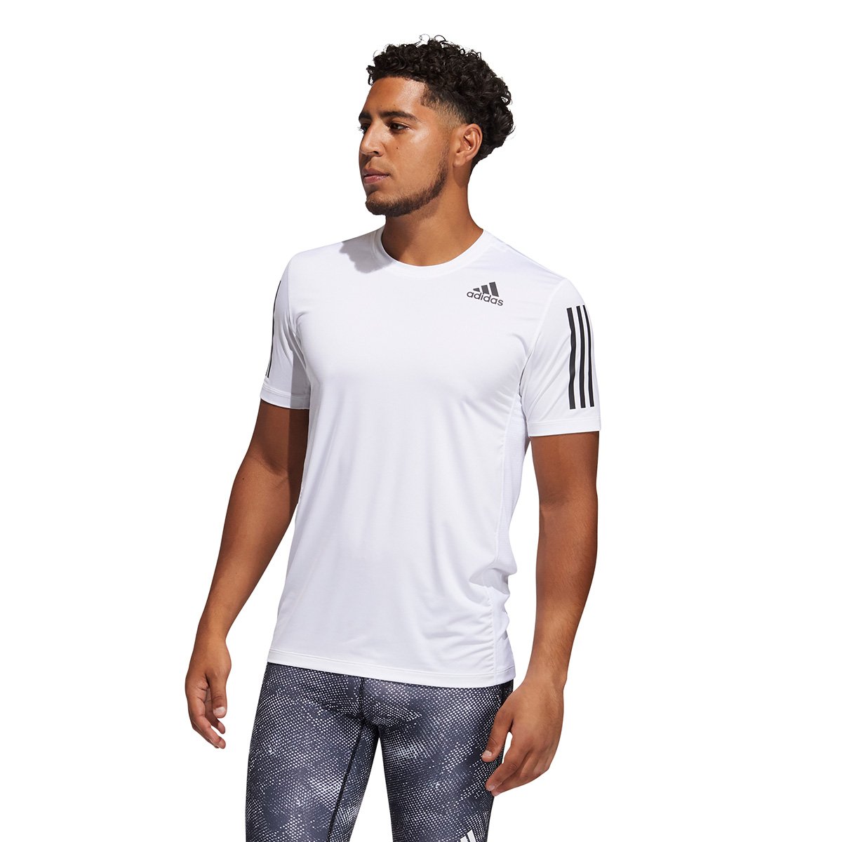 Camiseta Adidas Techfit 3 Listras Masculina - Branco Menor preço em Camiseta Adidas Techfit 3 Listras Masculina - Branco