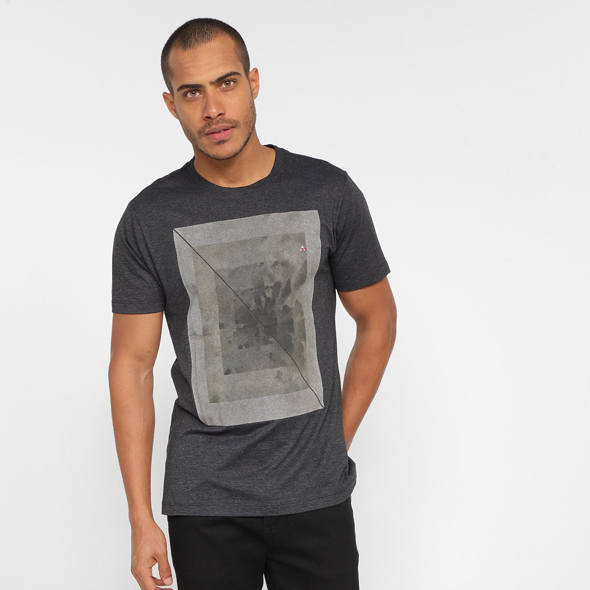 Camiseta Aramis Estampa Óptica Masculina - Preto Menor preço em Camiseta Aramis Estampa Óptica Masculina - Preto