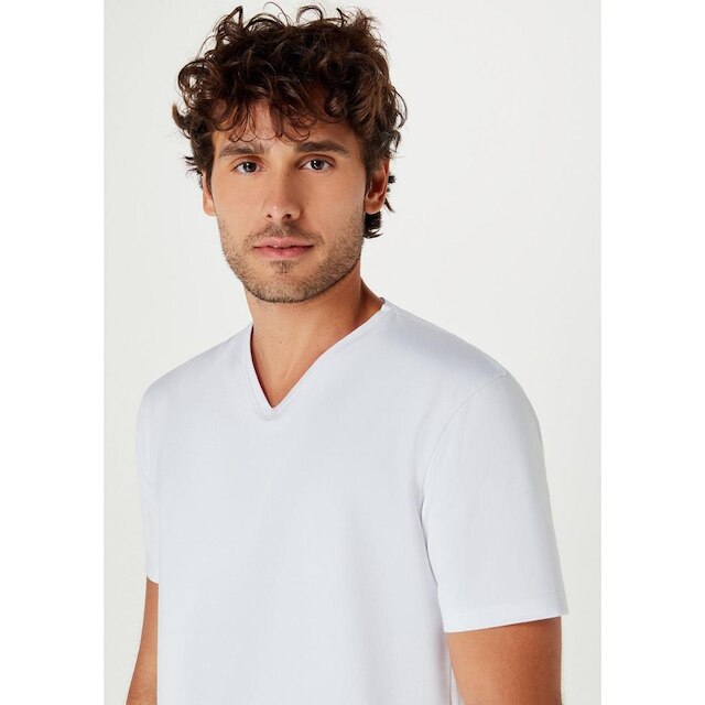 Camiseta Básica Masculina Slim Gola V
