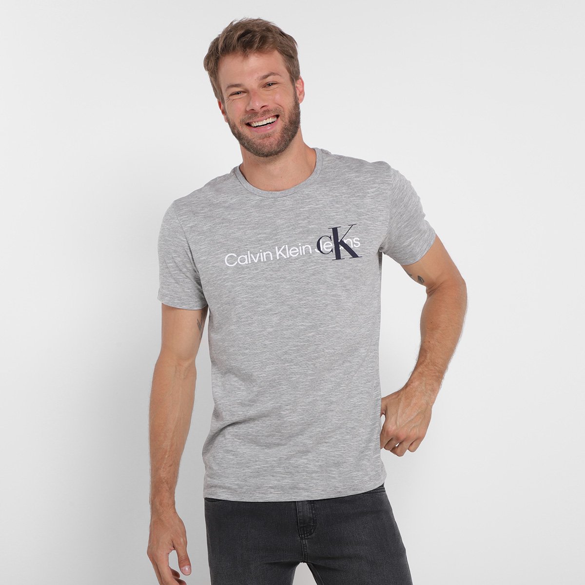 Camiseta Calvin Klein Estampada Masculina - Mescla é ruim? Camiseta Calvin Klein Estampada Masculina - Mescla é boa?