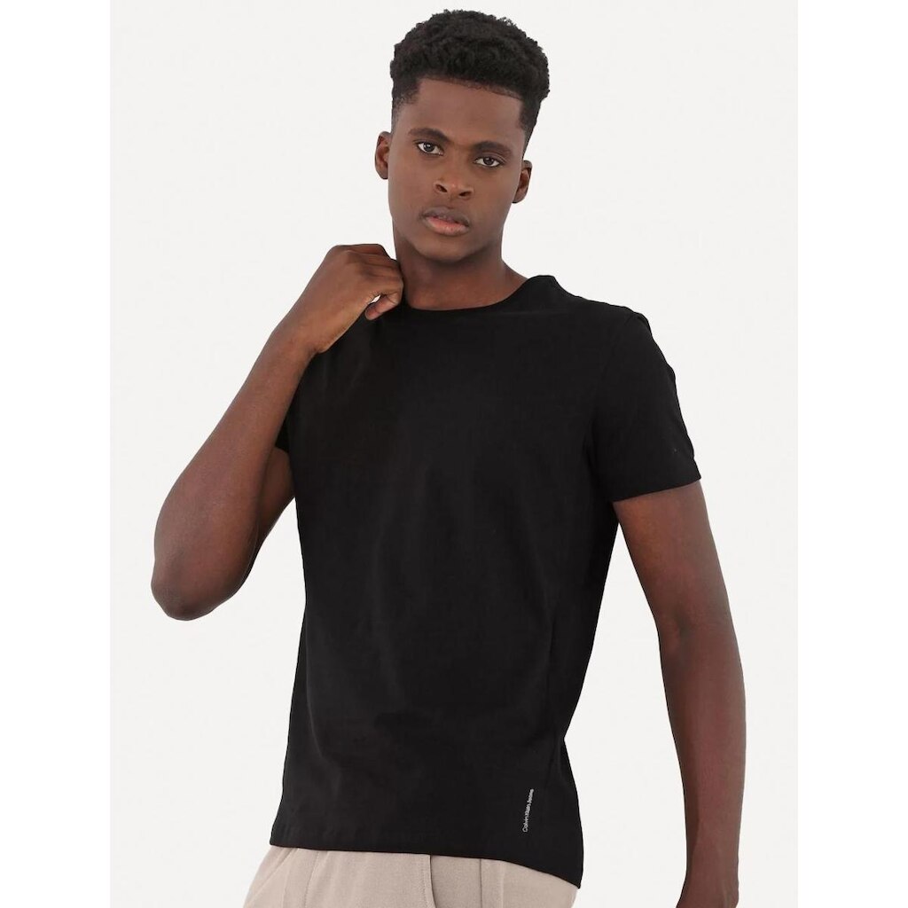 Camiseta Calvin Klein Jeans Masculina Crewneck Essentials Preta.