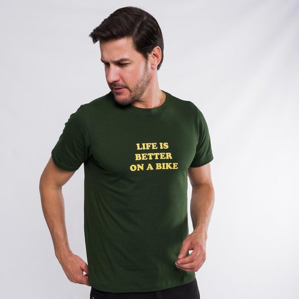 Camiseta Casual Masculina Márcio May Life Is Better On A Bike Verde Algodão Estampada Ciclismo