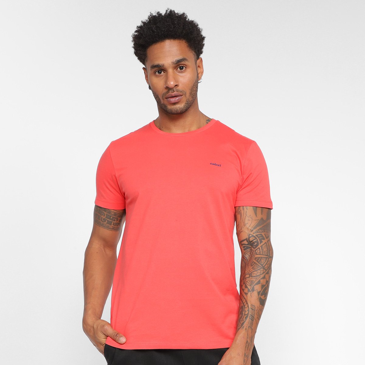 Camiseta Colcci Básica Masculina - Vermelho Menor preço em Camiseta Colcci Básica Masculina - Vermelho