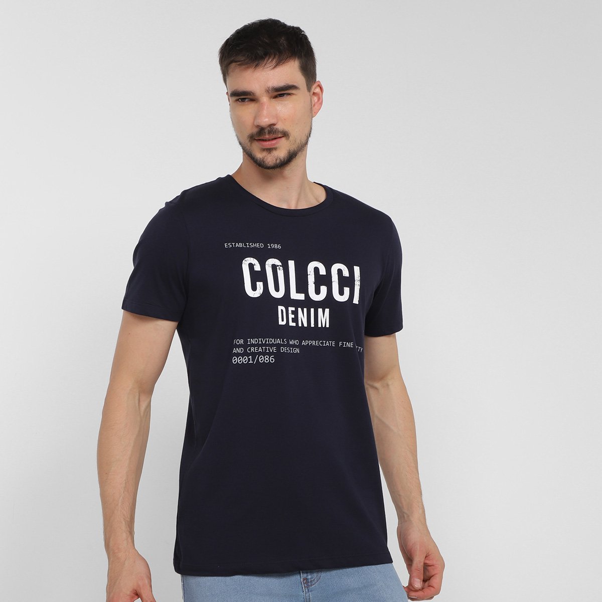 Camiseta Colcci Estampada Masculina - Azul Menor preço em Camiseta Colcci Estampada Masculina - Azul