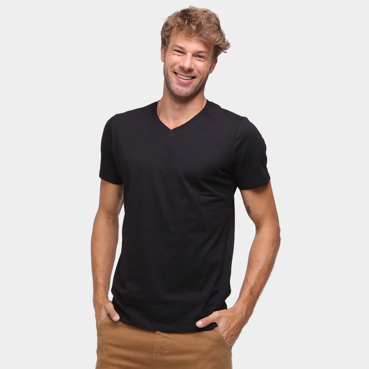 Camiseta Colcci Gola V Masculina - Preto Menor preço em Camiseta Colcci Gola V Masculina - Preto