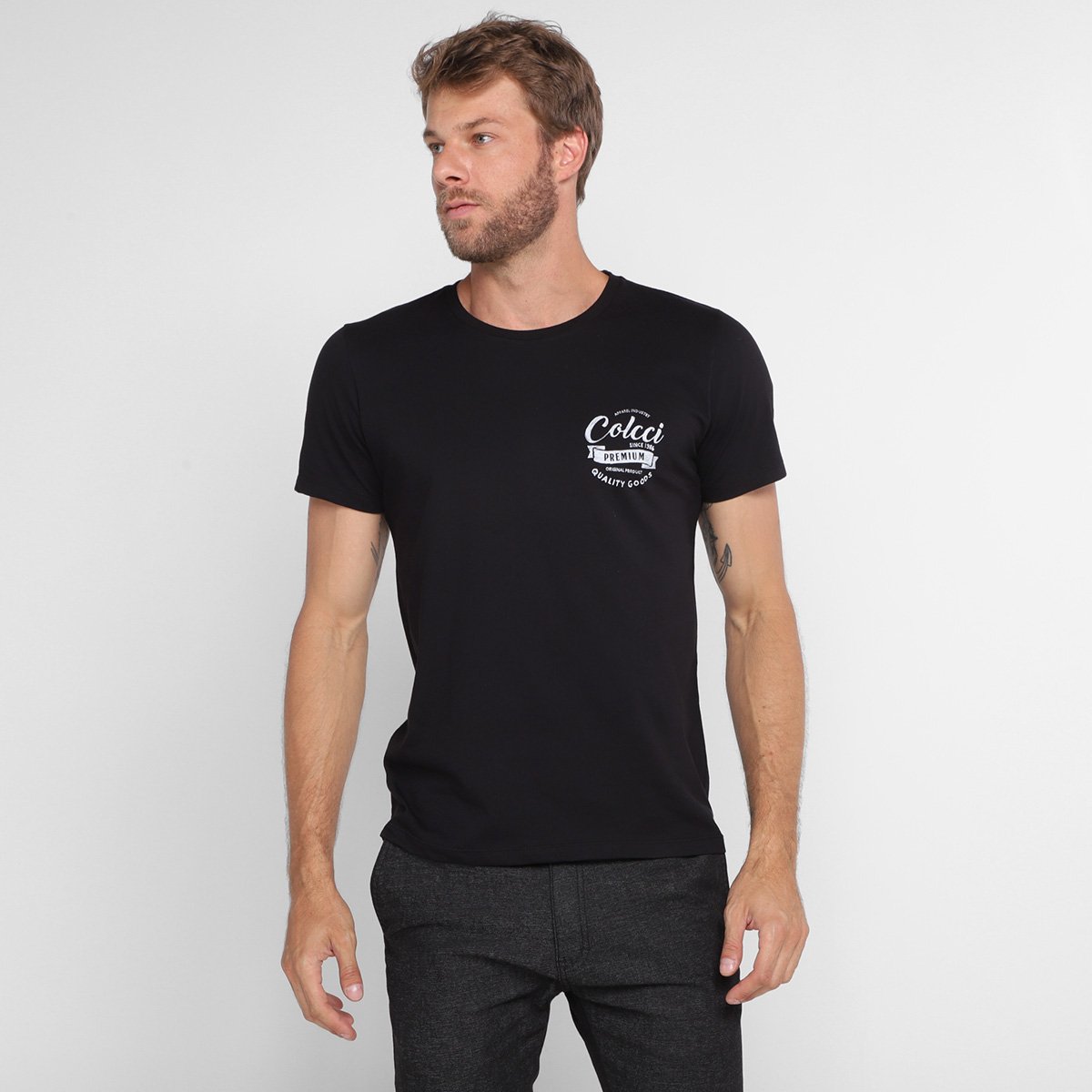 Camiseta Colcci Premium Masculina - Preto é ruim? Camiseta Colcci Premium Masculina - Preto é boa?