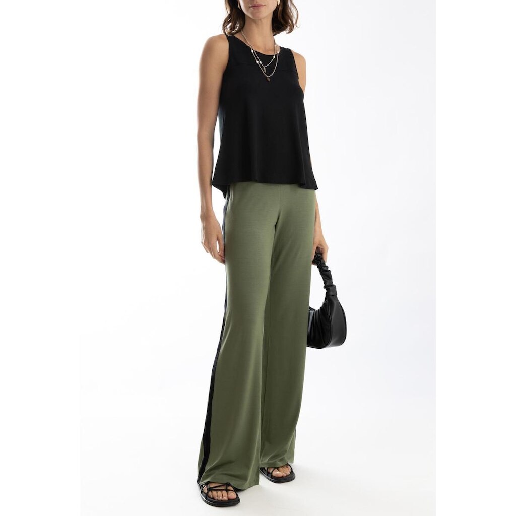 CAMISETA FEMININA LISA CAUBI LYGIA E NANNY VD KIWI LYGIA E NANNY