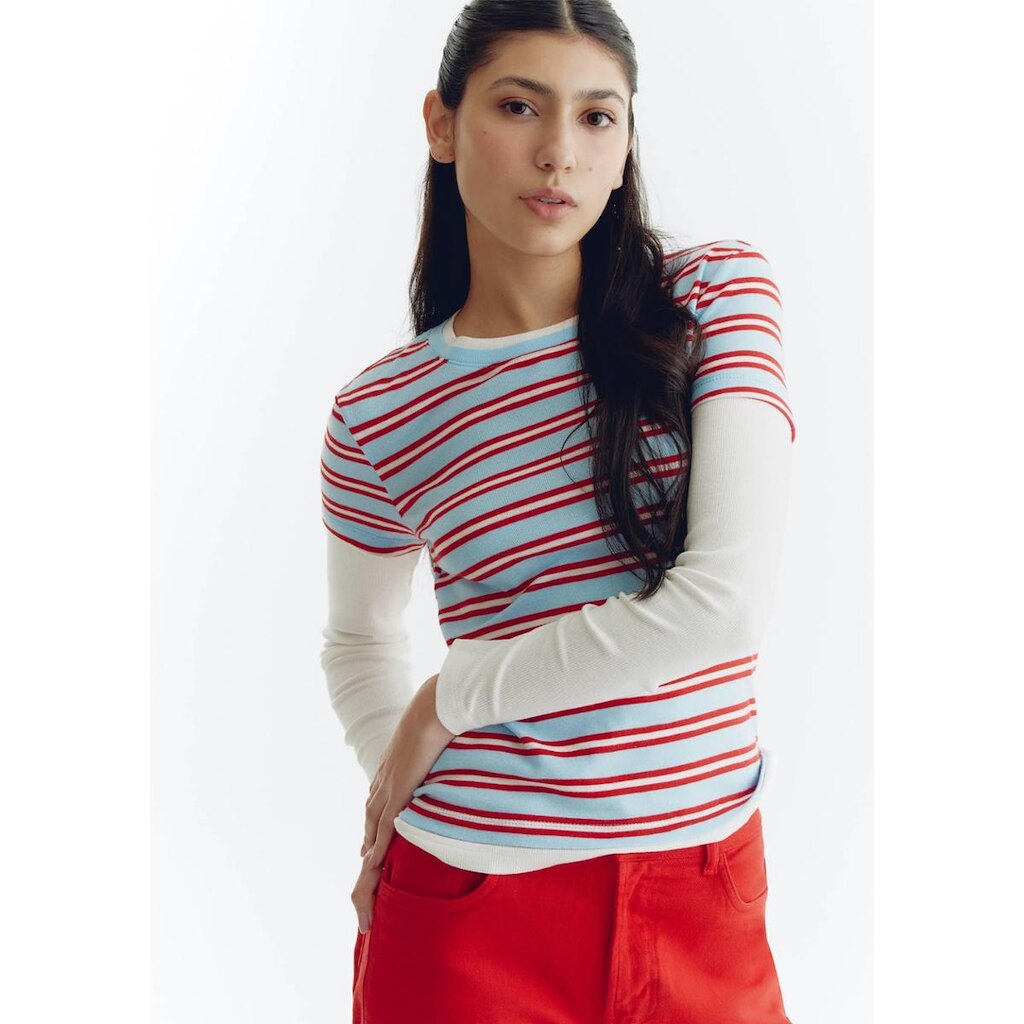 Camiseta Feminina Listrada Manga Longa Com Sobreposição