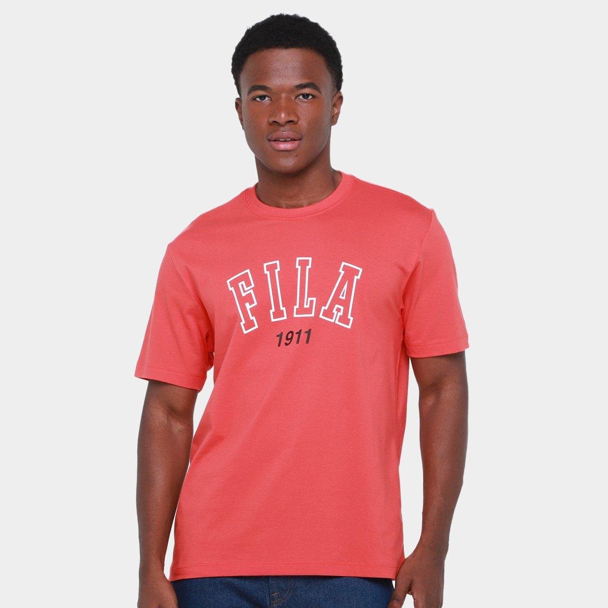 Camiseta Fila Comfort Classic Masculina Menor preço em Camiseta Fila Comfort Classic Masculina