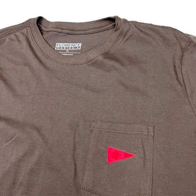 Camiseta Florence Burgee Bolso Marrom