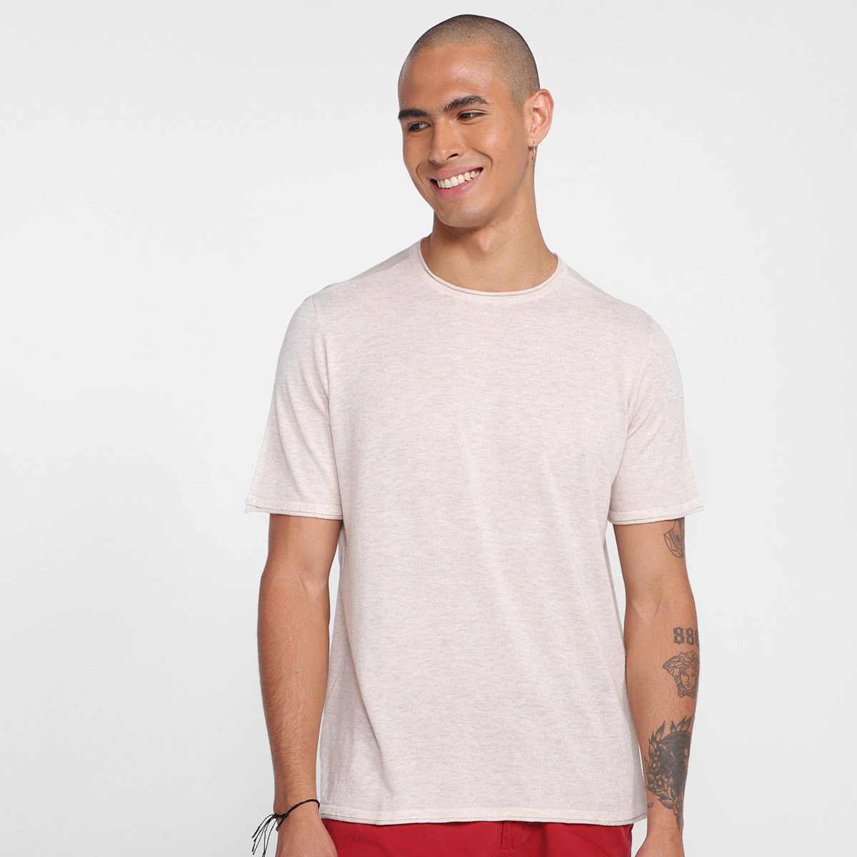 Camiseta Hering Lisa Básica Masculina - Bege Claro Menor preço em Camiseta Hering Lisa Básica Masculina - Bege Claro