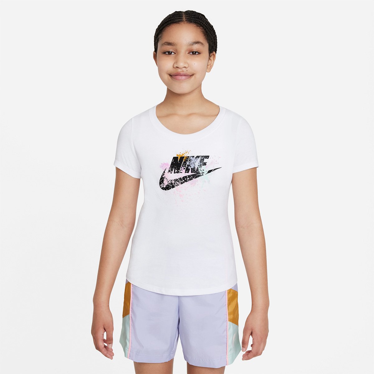 Camiseta Infantil Nike G NSW Tee RTL Scoop Futura Feminina - Branco Menor preço em Camiseta Infantil Nike G NSW Tee RTL Scoop Futura Feminina - Branco
